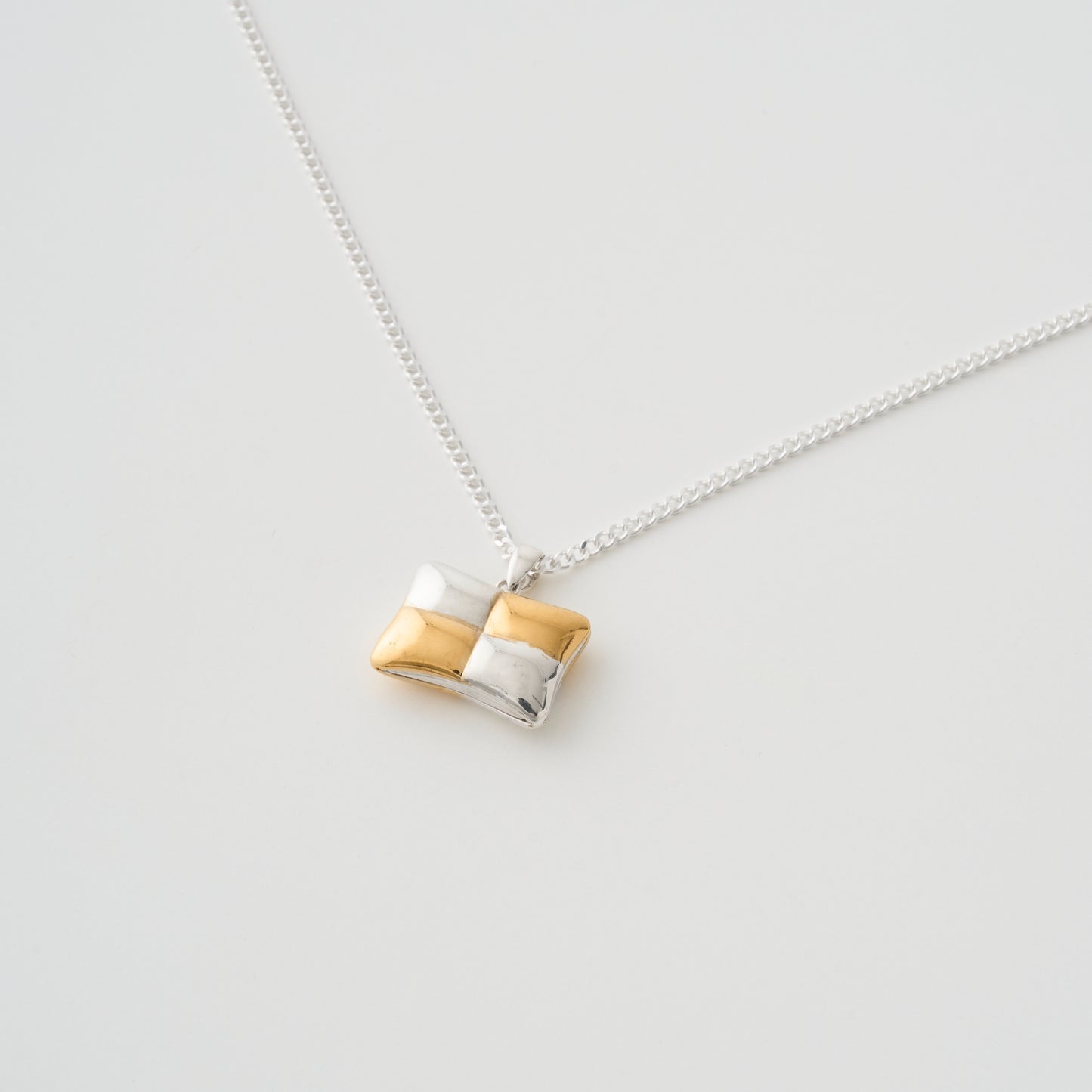 CUSHION NECKLACE